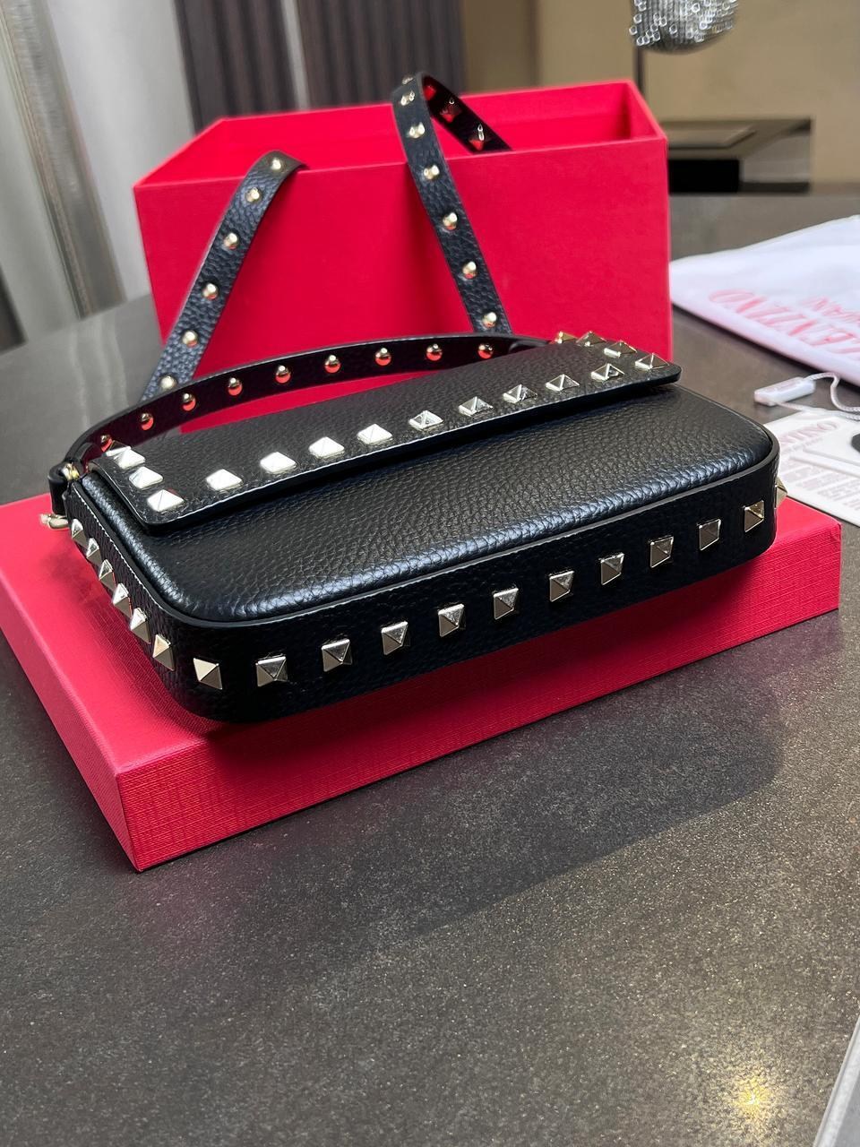 сумка valentino,сумка мини valentino,мини-сумка rockstud valentino garavani черный,сумка,сумка roman stud valentino