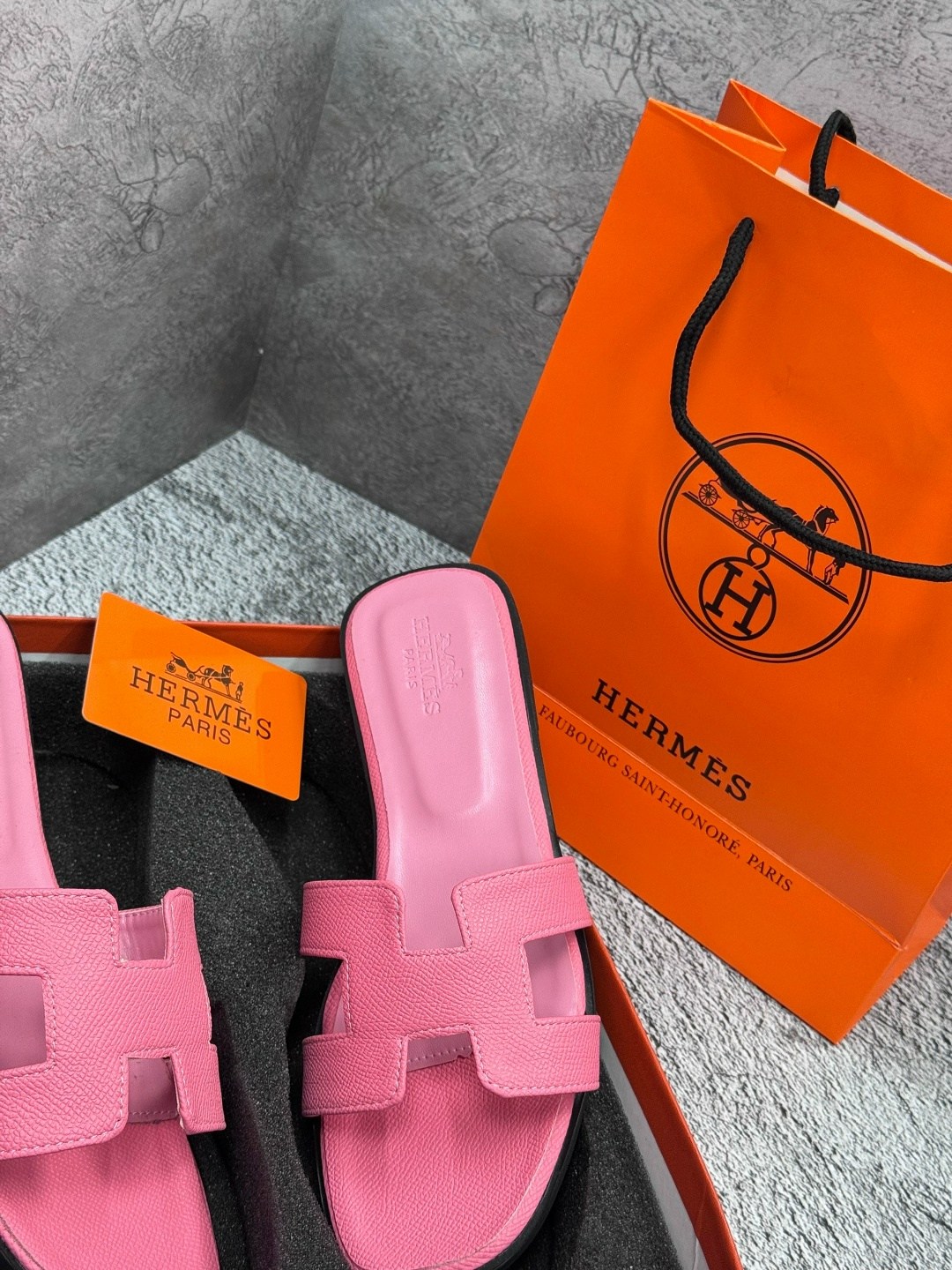 шлепки эрмес,шлепки hermes женские,hermes шлепанцы,шлепки хермес оран,шлепки hermes