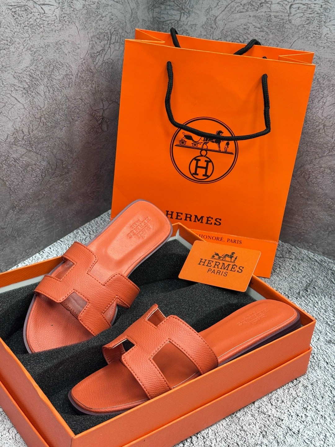 шлепки эрмес,шлепки hermes женские,hermes шлепанцы,шлепки хермес оран,шлепки hermes