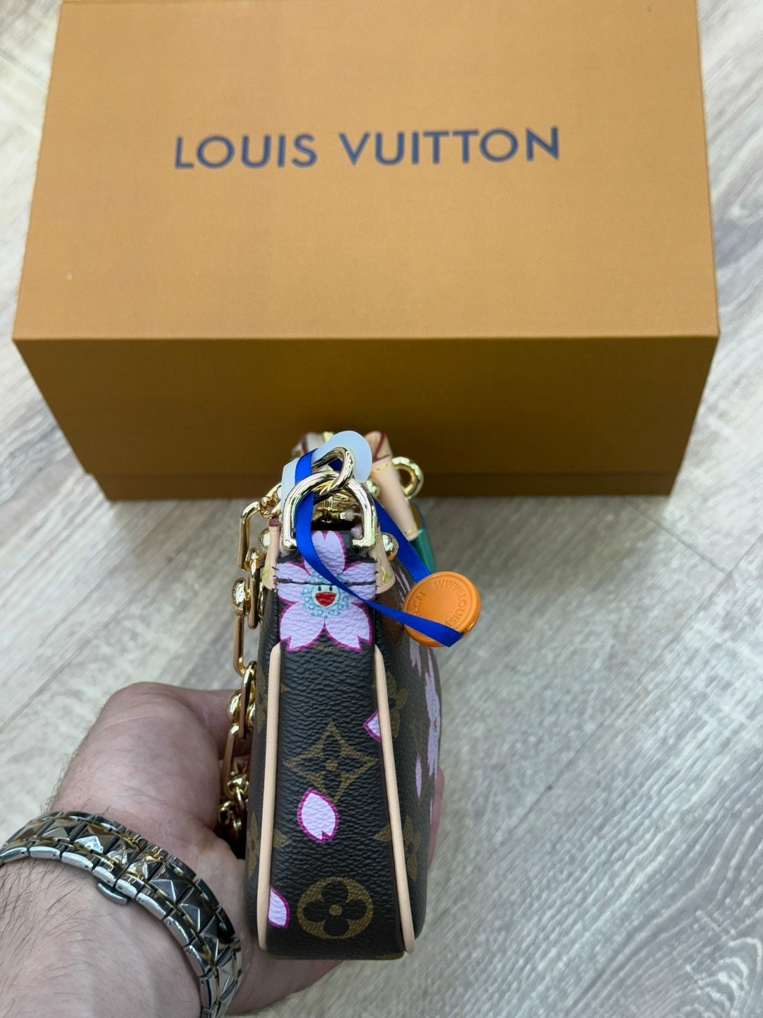 сумка louis vuitton,женская сумка louis vuitton,louis vuitton сумка на плечо,сумочка черно-коричневая louis vuitton,сумка через плечо от louis vuitton