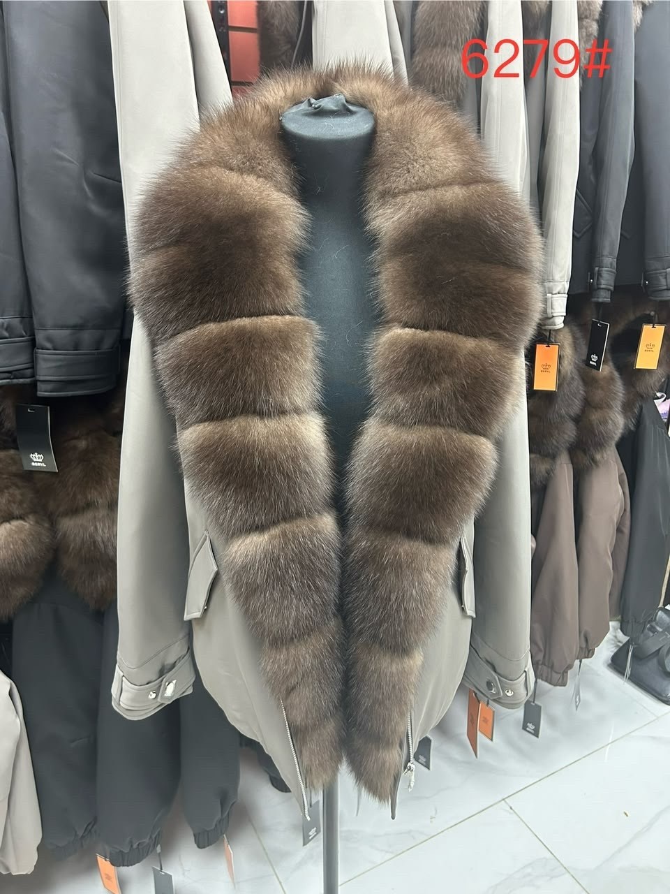 парка с натуральным мехом,парка с мехом,парка женская с натуральным мехом песец,парки с песцом,меховая парка