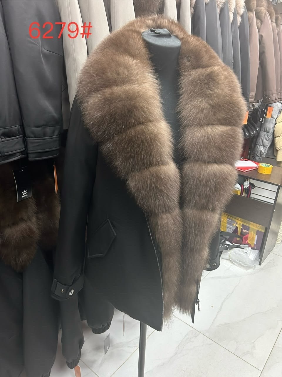 парка с натуральным мехом,парка с мехом,парка женская с натуральным мехом песец,парки с песцом,меховая парка