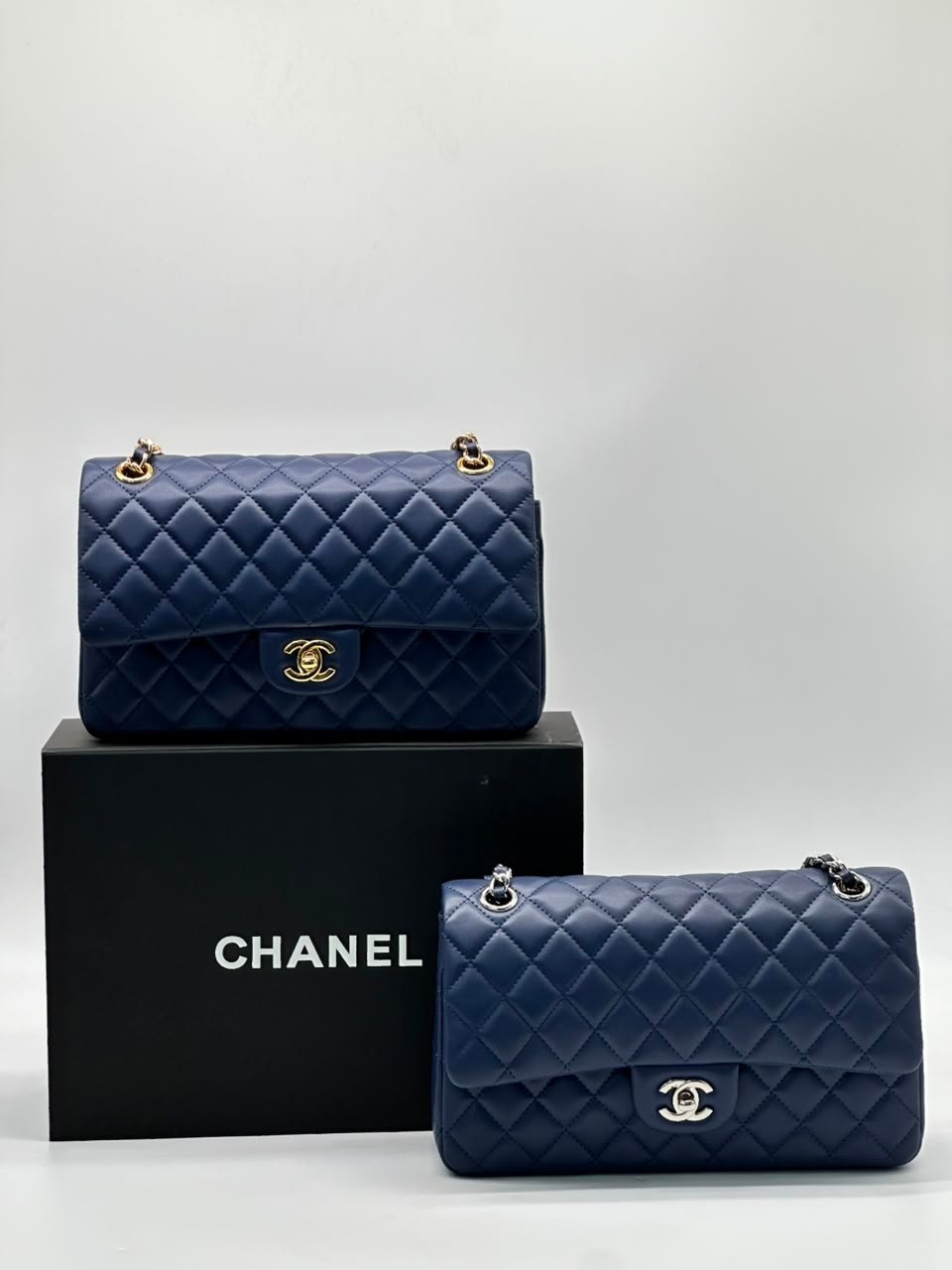 сумка chanel,женская сумка chanel,chanel classic flap bag,синяя сумка chanel 2.55 шанель клатч на ремне кожа,синяя сумка chanel 2.55