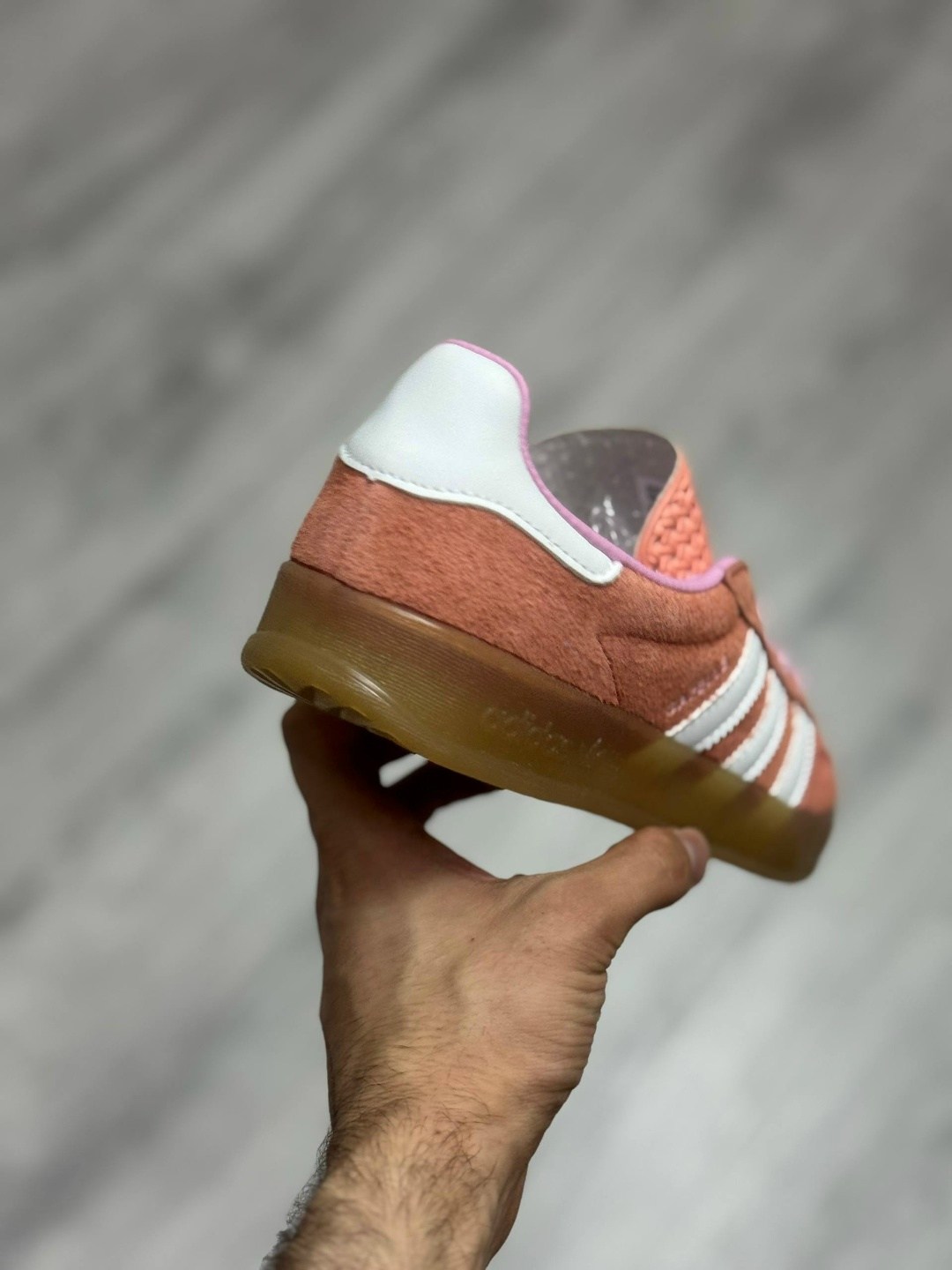 кроссовки adidas,кроссовки adida gazelle,женские кроссовки adidas originals gazelle,кроссовки adidas spezial,кроссовки