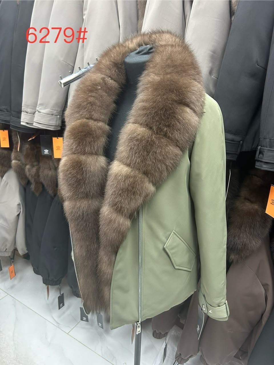 парка с натуральным мехом,парка с мехом,парка женская с натуральным мехом песец,парки с песцом,меховая парка