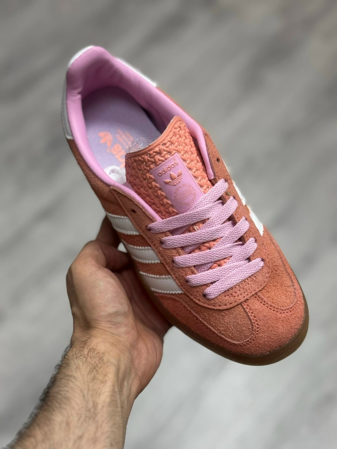 кроссовки adidas,кроссовки adida gazelle,женские кроссовки adidas originals gazelle,кроссовки adidas spezial,кроссовки