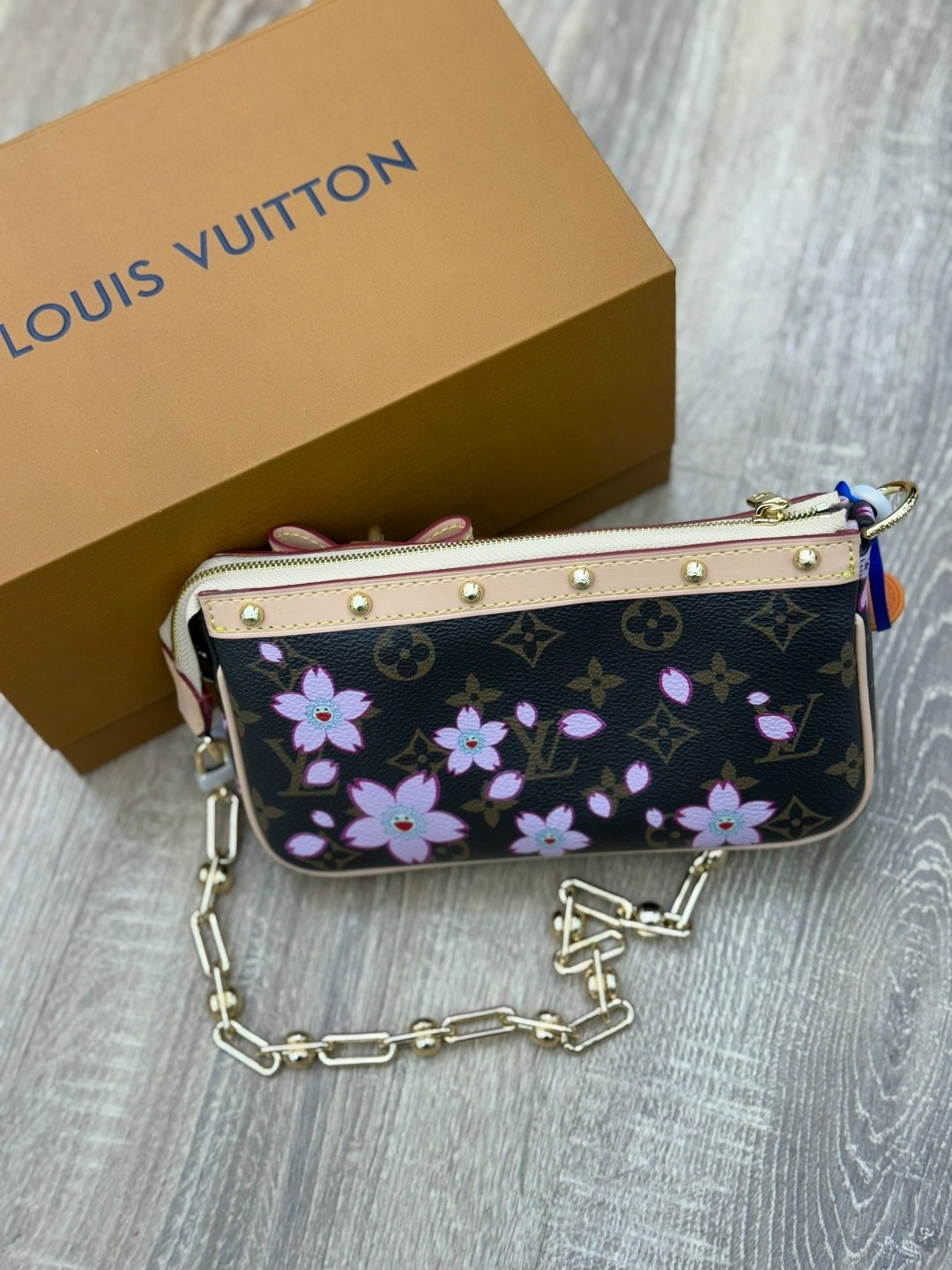 сумка louis vuitton,женская сумка louis vuitton,louis vuitton сумка на плечо,сумочка черно-коричневая louis vuitton,сумка через плечо от louis vuitton