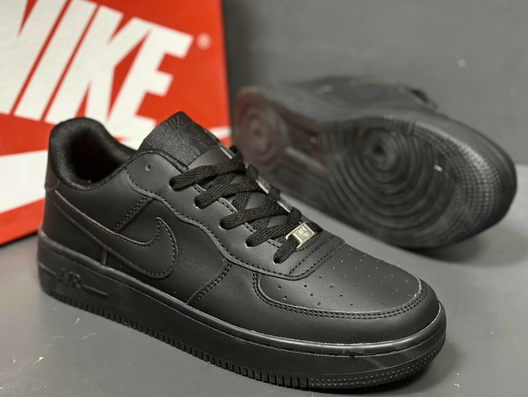 кроссы черные найк аир женские,nike air force 1 low triple black, мужская кроссовки,nike air force 1 low black,кроссовки для мужчин