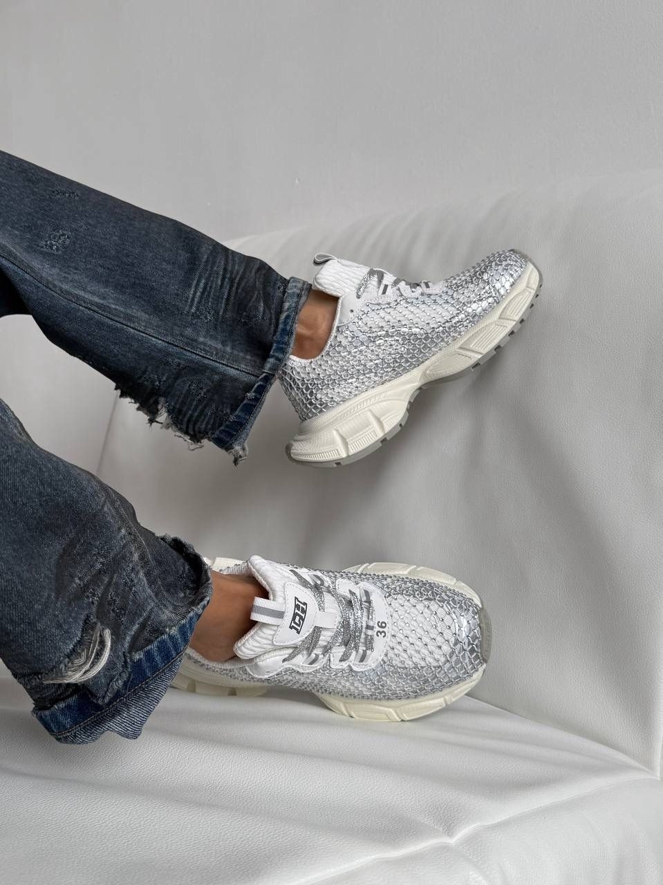 balenciaga кроссовки женские,джинсовые брюки,мужские джинсы,,джинсы мужские рваные