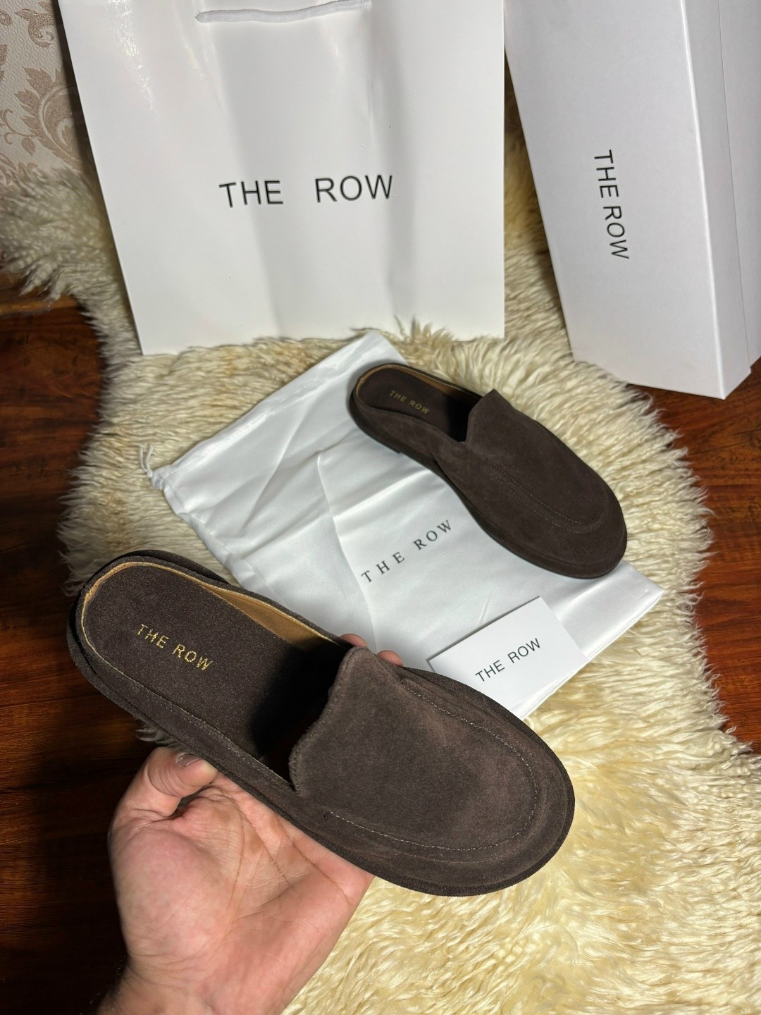 лоферы замшевые,женские замшевые коричневые лоферы the row с мехом,,лоферы женские замшевые,женские замшевые мюли hermes go коричневые