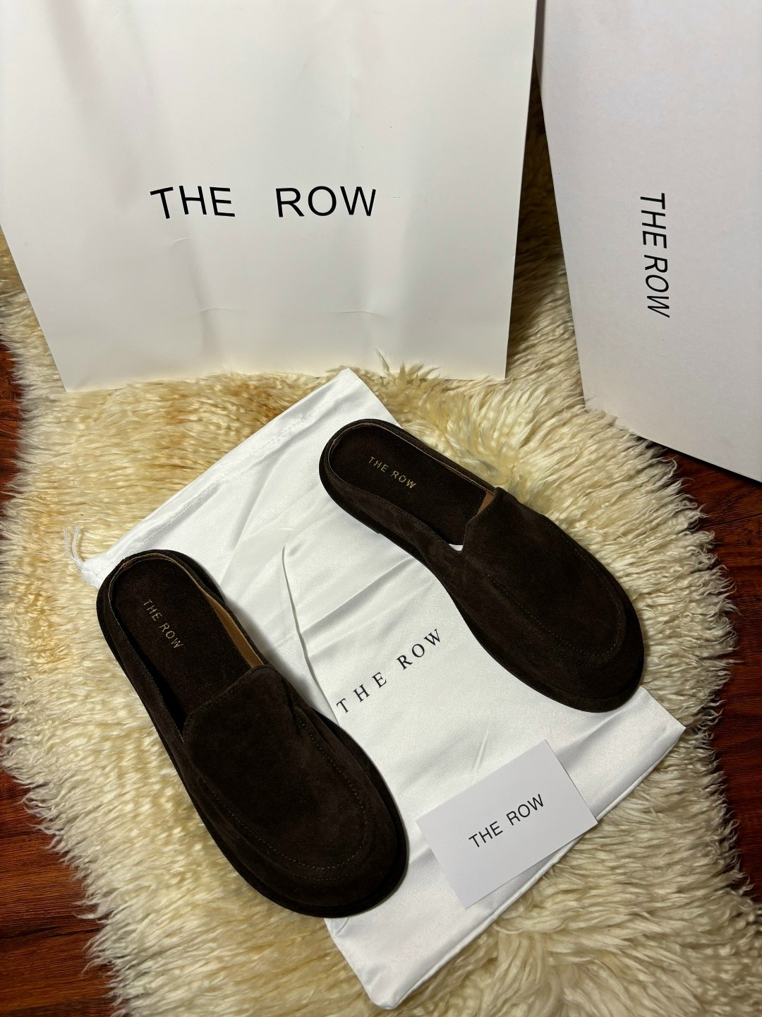 лоферы замшевые,женские замшевые коричневые лоферы the row с мехом,,лоферы женские замшевые,женские замшевые мюли hermes go коричневые