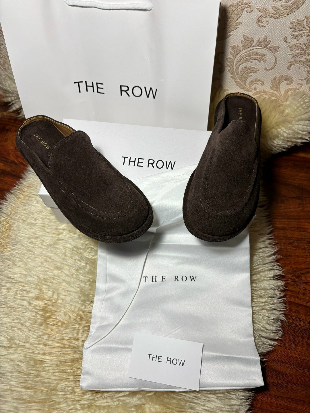 лоферы замшевые,женские замшевые коричневые лоферы the row с мехом,,лоферы женские замшевые,женские замшевые мюли hermes go коричневые