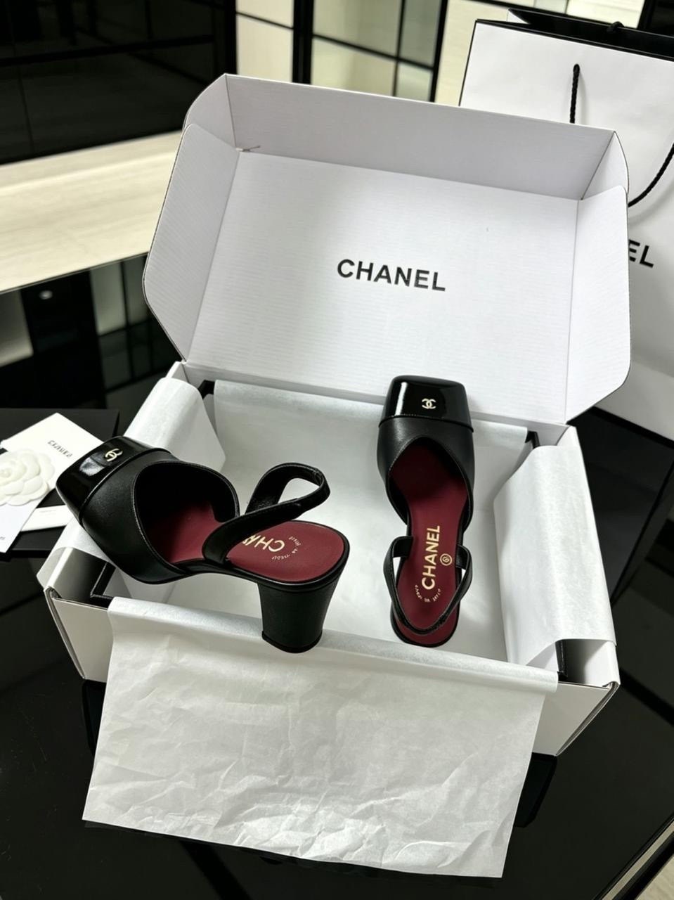 босоножки chanel,туфли chanel,кожаные белые босоножки chanel на среднем каблуке,босоножки шанель на каблуке,босоножки женские chanel