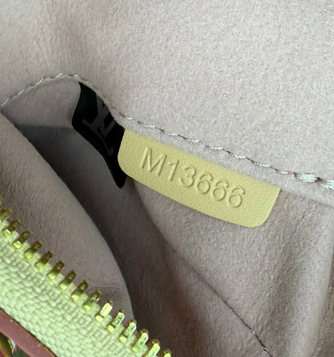 сумка louis vuitton,женская сумка louis vuitton,louis vuitton сумка на плечо,сумочка черно-коричневая louis vuitton,сумка через плечо от louis vuitton
