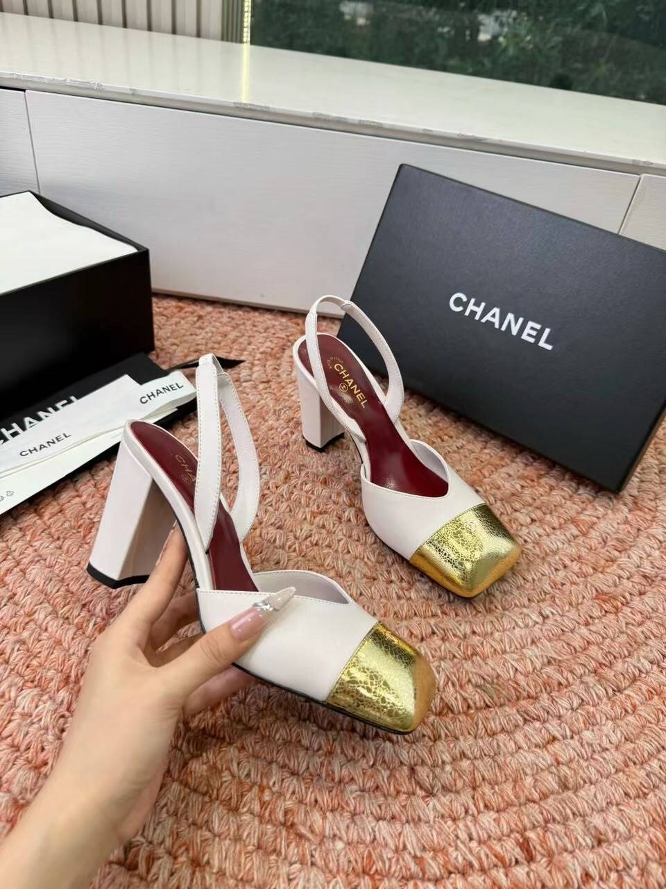 босоножки chanel,chanel туфли,кожаные белые босоножки chanel на среднем каблуке,женские кожаные туфли chanel белые с черным каблук 9,5 см,босоножки шанель на каблуке
