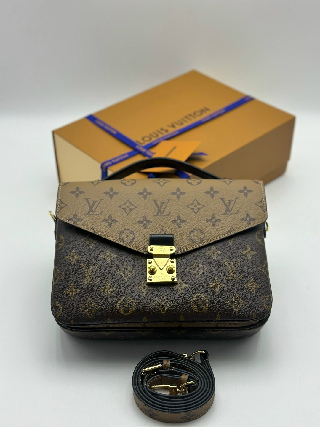 louis vuitton женская сумка,cумка louis vuitton,сумка louis vuitton pochette metis,сумка луи виттон,женская сумка louis vuitton из натуральной кожи