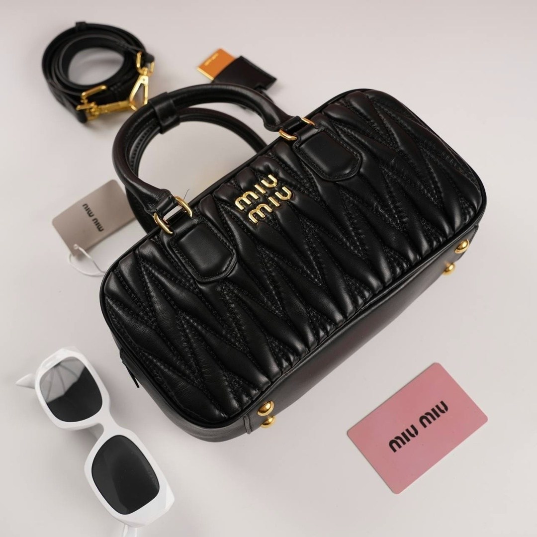 сумка miu miu,женская сумка miu miu,стеганая сумка arcadie miu miu черный,сумочка miumiu,сумка женские