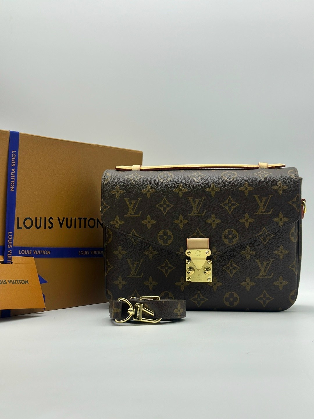 louis vuitton женская сумка,cумка louis vuitton,сумка louis vuitton pochette metis,сумка луи виттон,женская сумка louis vuitton из натуральной кожи