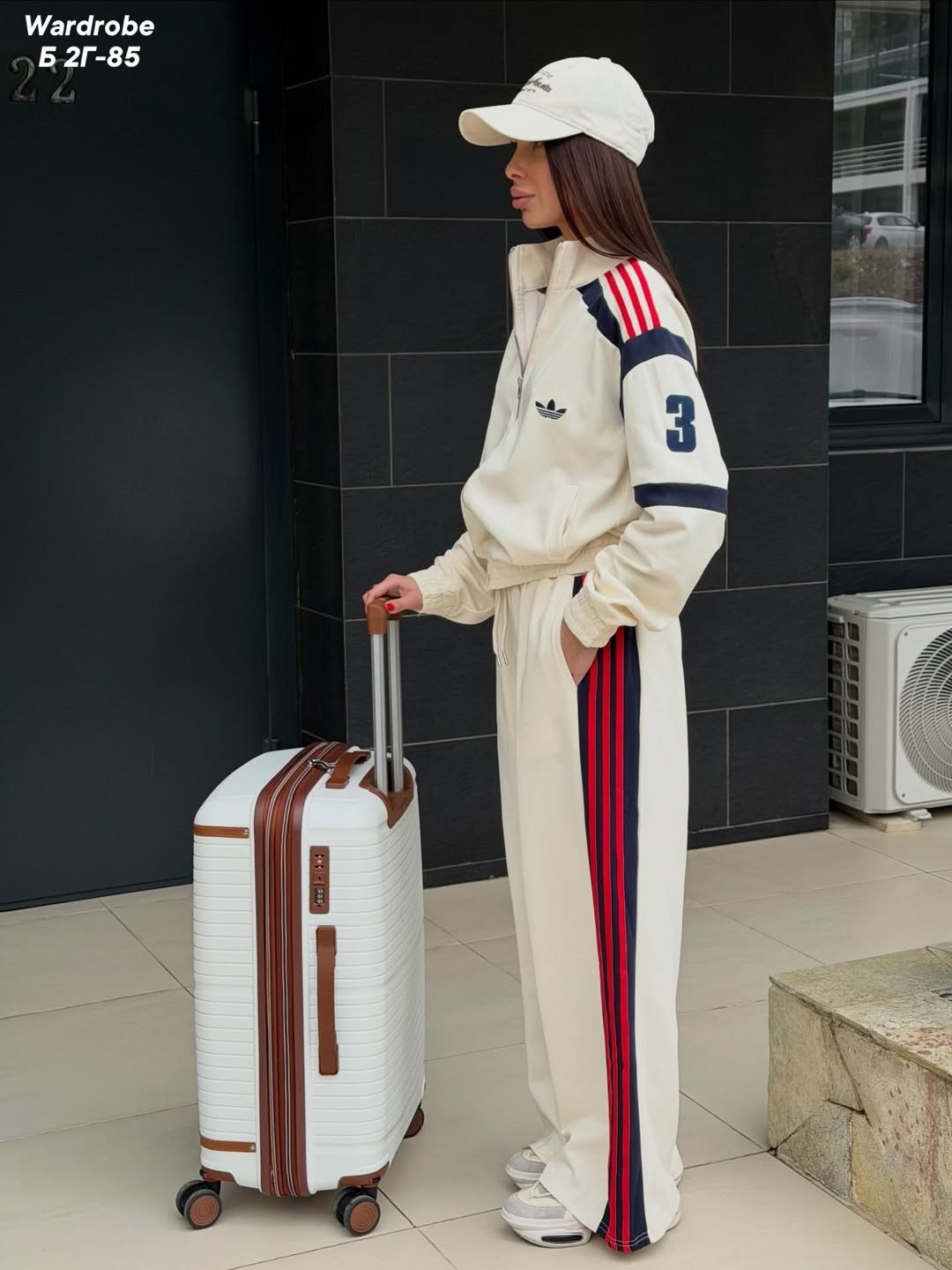 женский спортивный костюм,женский спортивный костюм adidas,стильные костюмы,адидас ориджинал женский костюм адидас,спортивный костюм