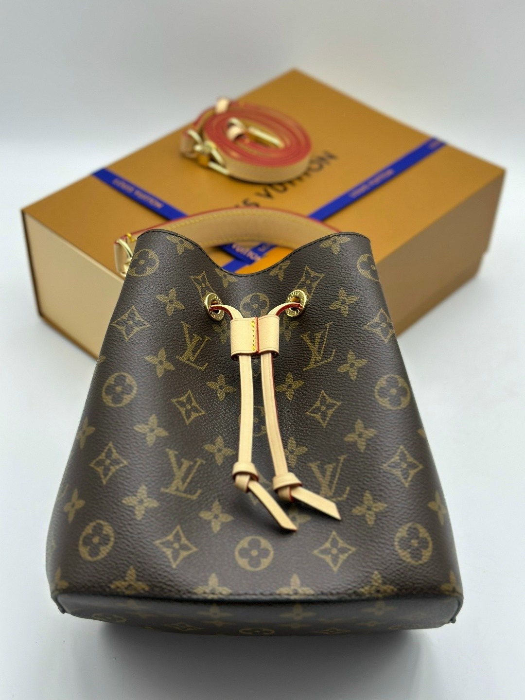 сумка louis vuitton,louis vuitton сумка на плечо,louis vuitton женская сумка,сумка на плечо louis vuitton lv,сумка louis vuitton neonoe мешок на завязках
