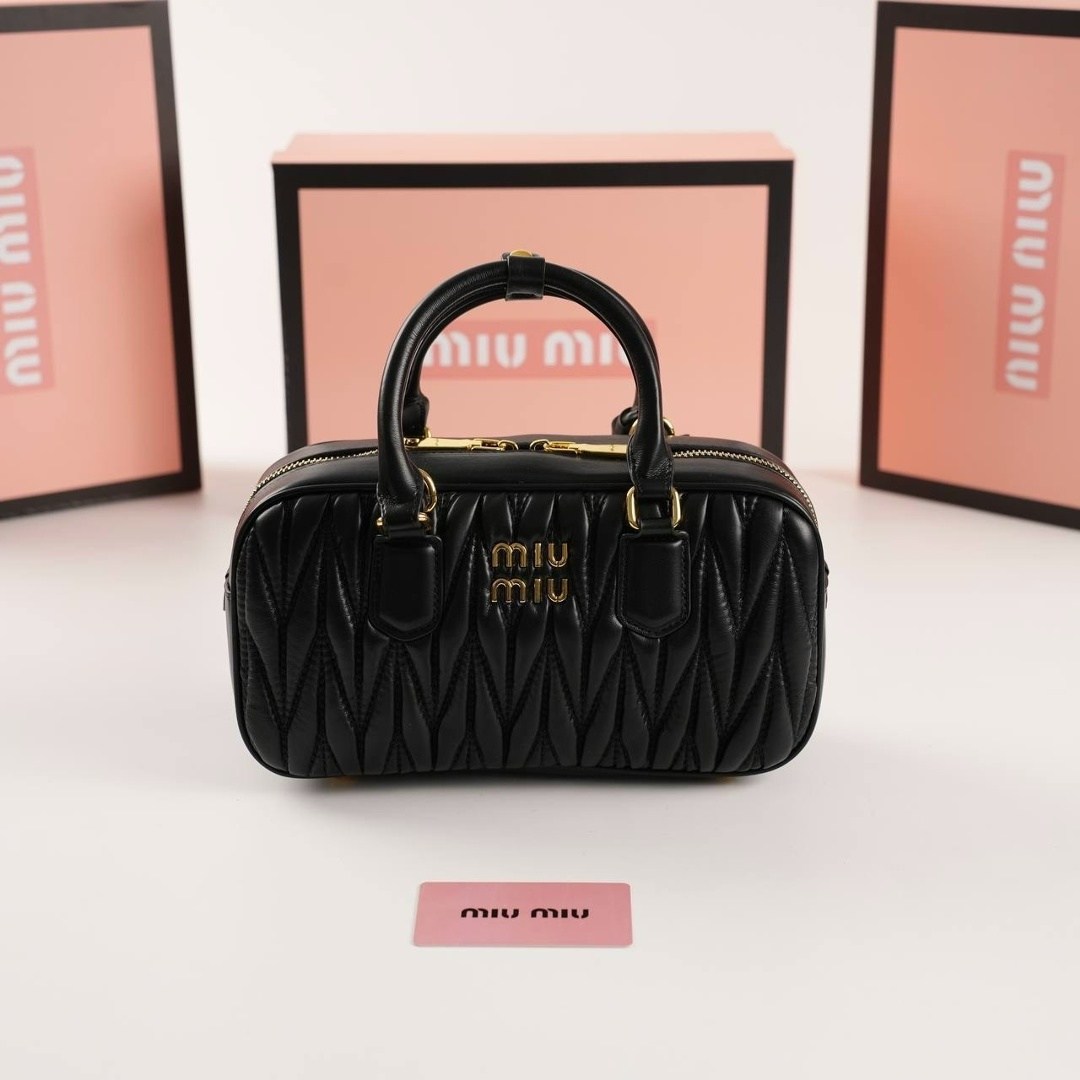 сумка miu miu,женская сумка miu miu,стеганая сумка arcadie miu miu черный,сумочка miumiu,сумка женские