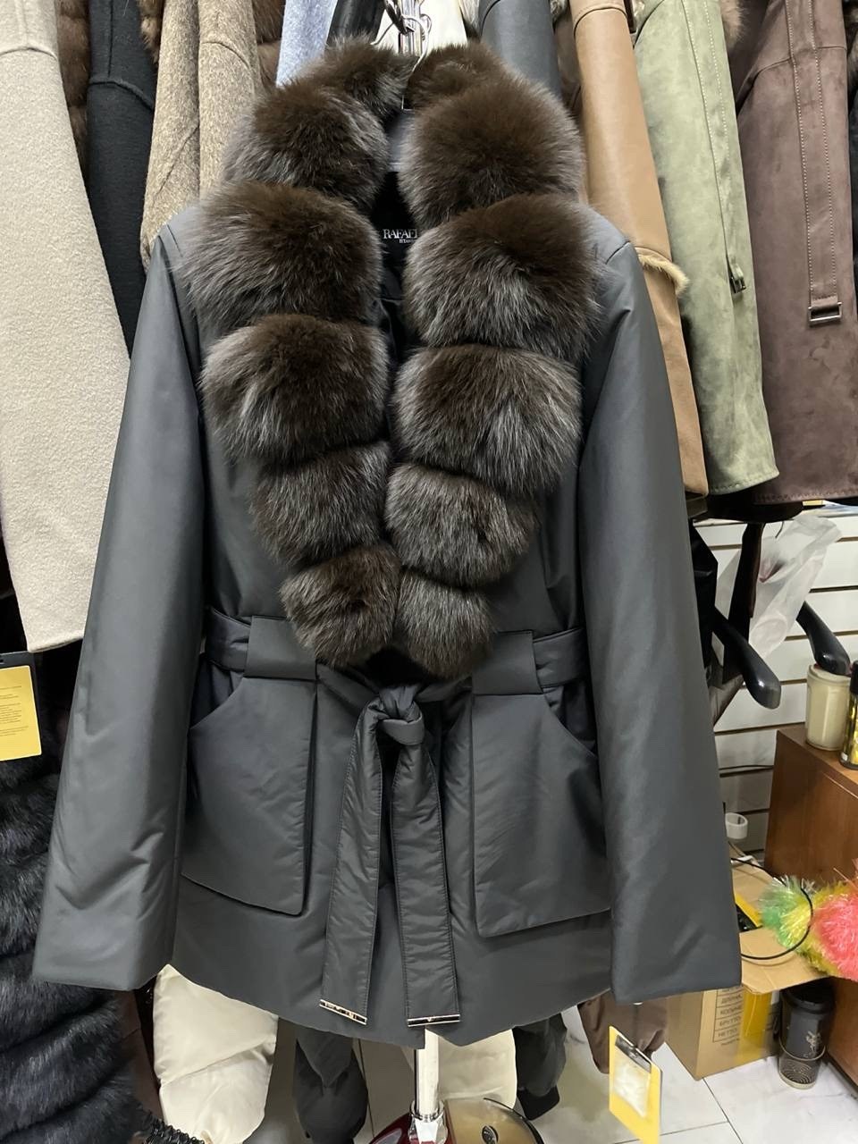 мех песец,пуховик с мехом,куртка с мехом,стильные пуховики с мехом,тренч с натуральным мехом