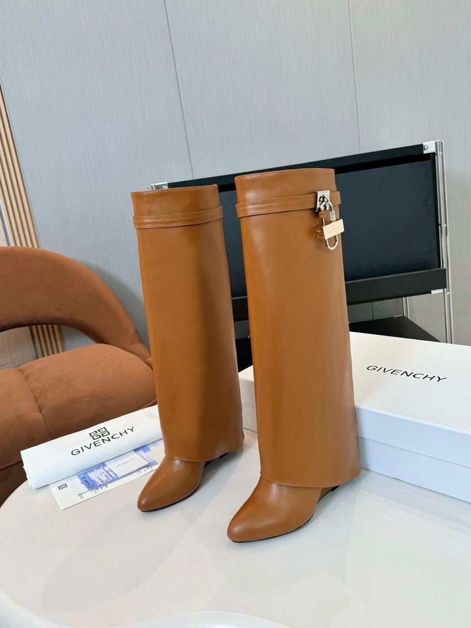 сапоги givenchy,сапоги высокие,сапоги живанши,,сапоги женские givenchy модель 412327