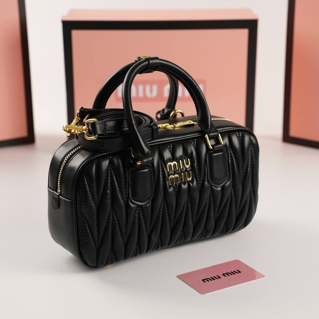 сумка miu miu,женская сумка miu miu,стеганая сумка arcadie miu miu черный,сумочка miumiu,сумка женские