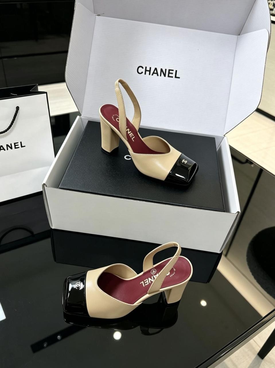 босоножки chanel,chanel туфли,кожаные белые босоножки chanel на среднем каблуке,женские кожаные туфли chanel белые с черным каблук 9,5 см,босоножки шанель на каблуке
