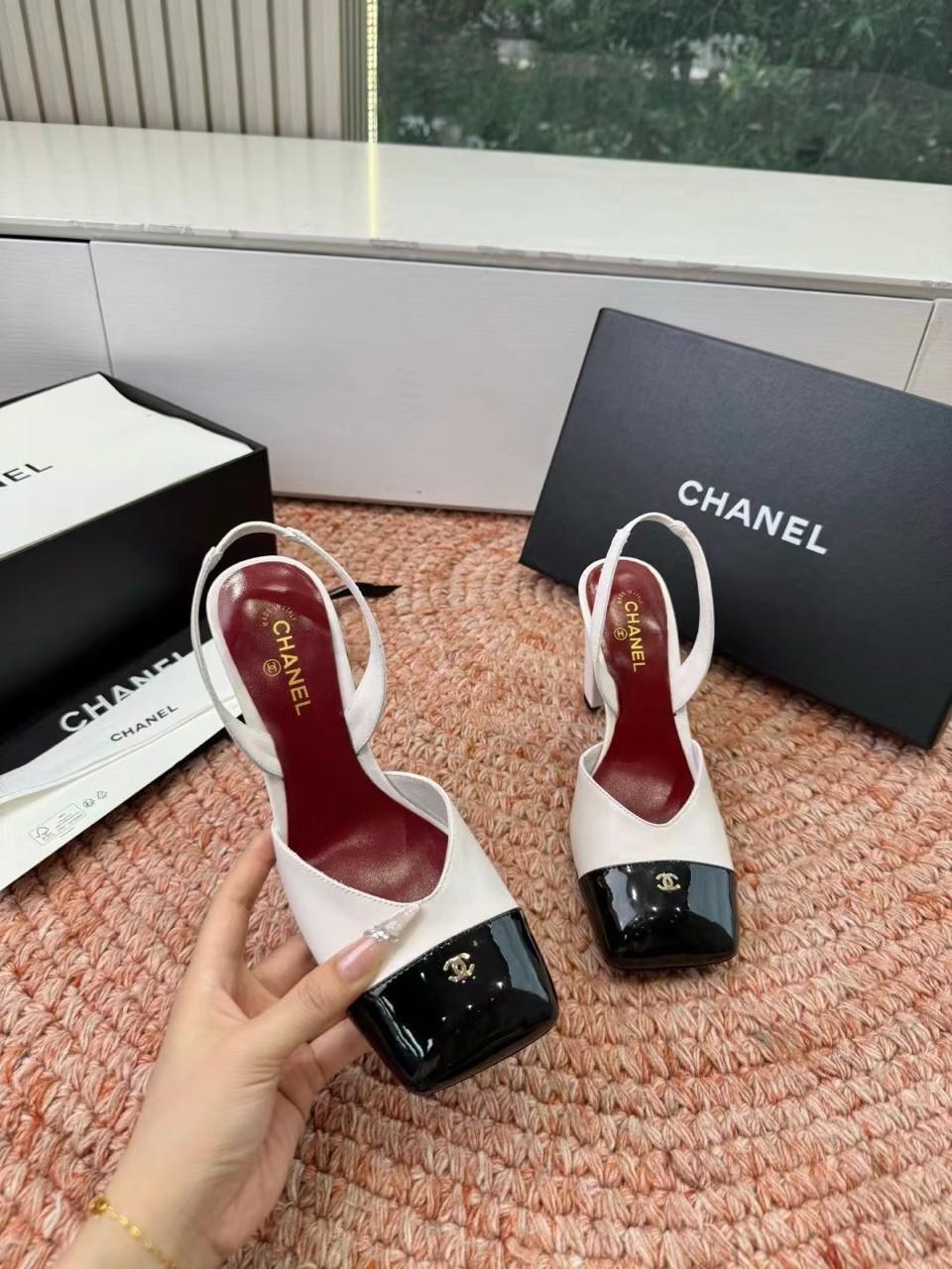 босоножки chanel,chanel туфли,кожаные белые босоножки chanel на среднем каблуке,женские кожаные туфли chanel белые с черным каблук 9,5 см,босоножки шанель на каблуке