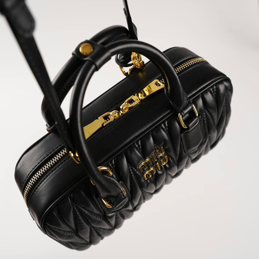 сумка miu miu,женская сумка miu miu,стеганая сумка arcadie miu miu черный,сумочка miumiu,сумка женские