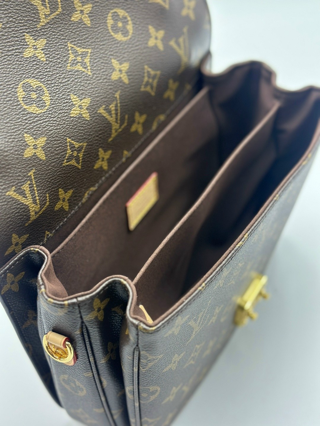 louis vuitton женская сумка,cумка louis vuitton,сумка louis vuitton pochette metis,сумка луи виттон,женская сумка louis vuitton из натуральной кожи