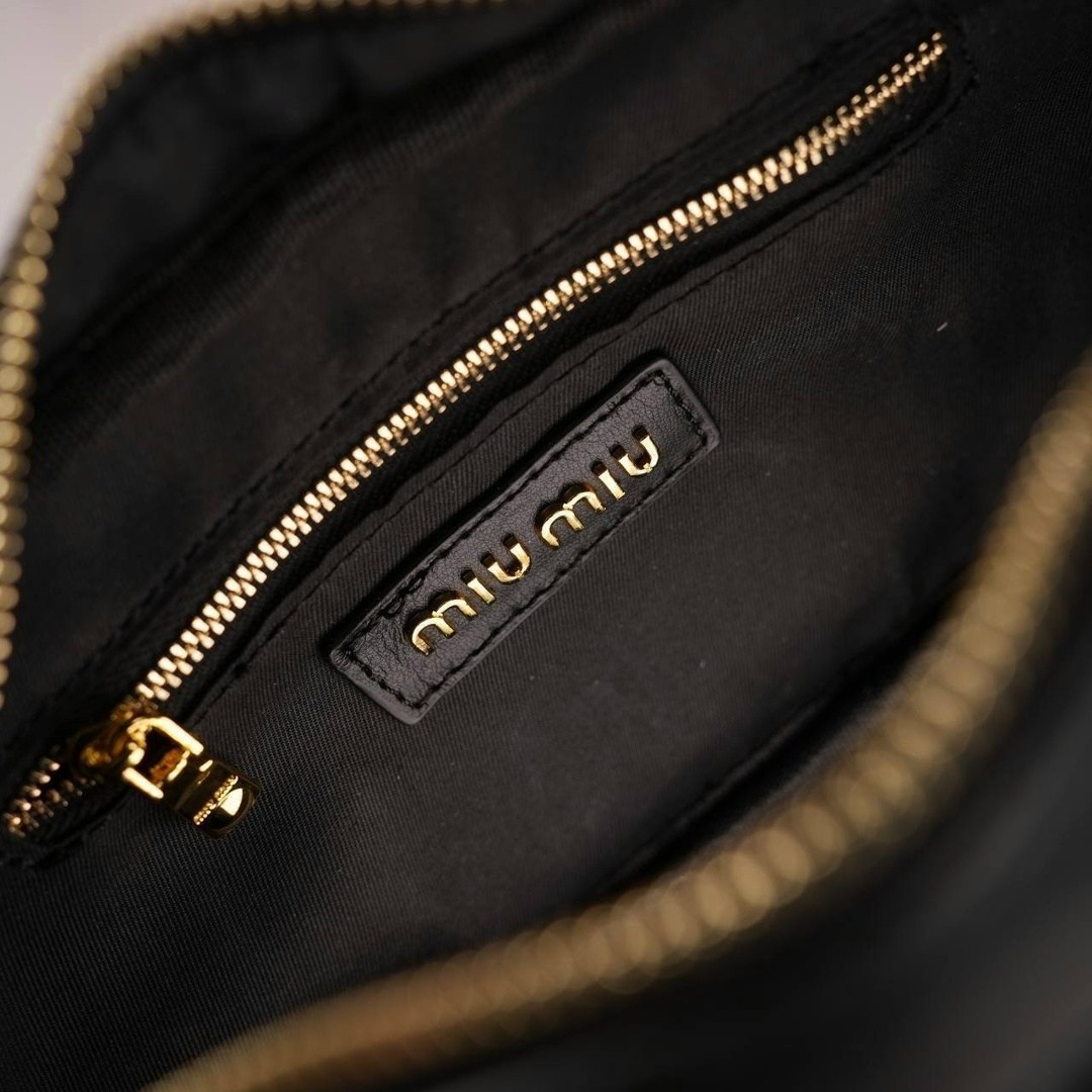 сумка miu miu,женская сумка miu miu,стеганая сумка arcadie miu miu черный,сумочка miumiu,сумка женские