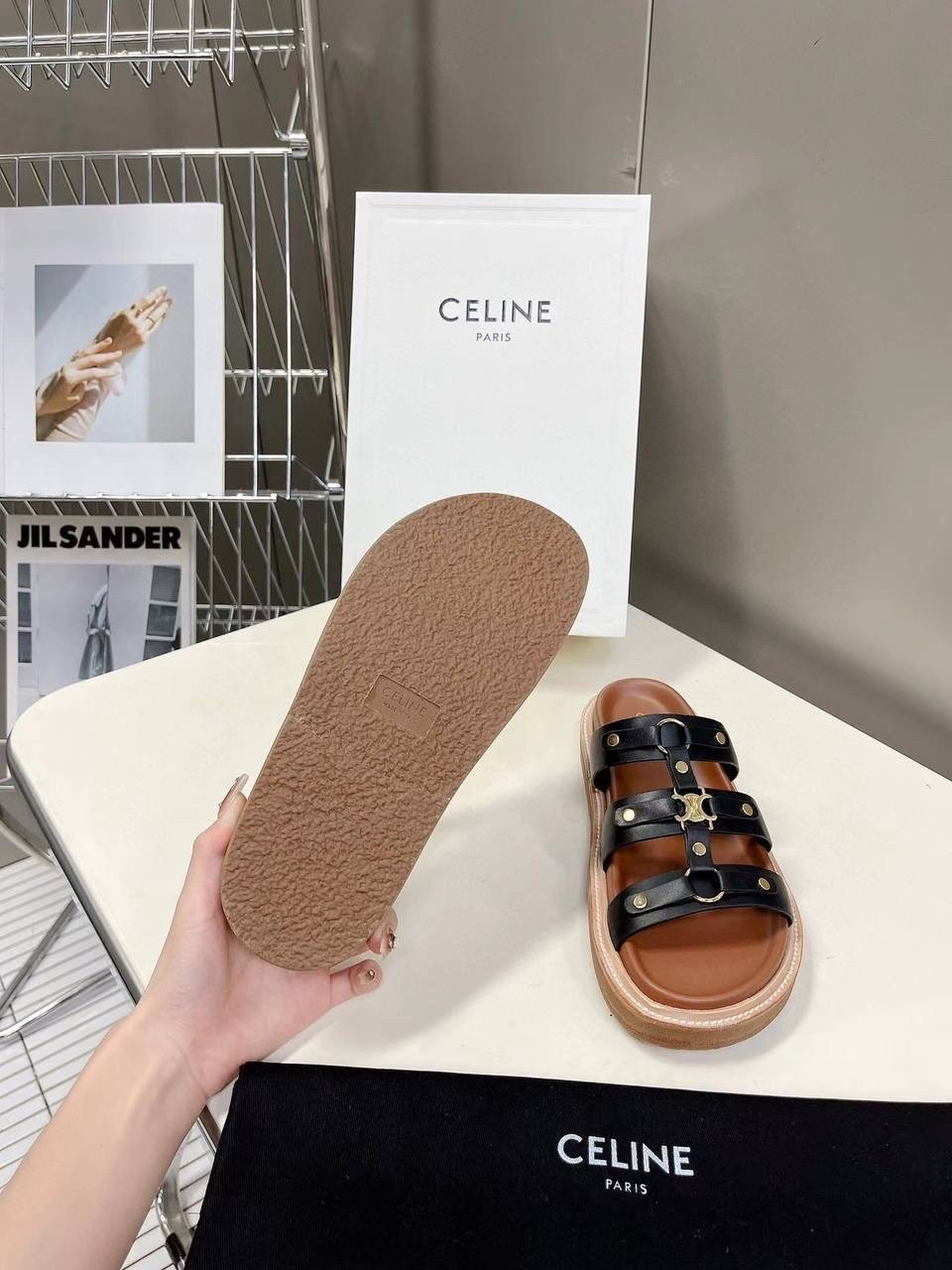 шлепанцы celine,сандалии celine,босоножки celine,сандалии celine 2026,шлепки celine