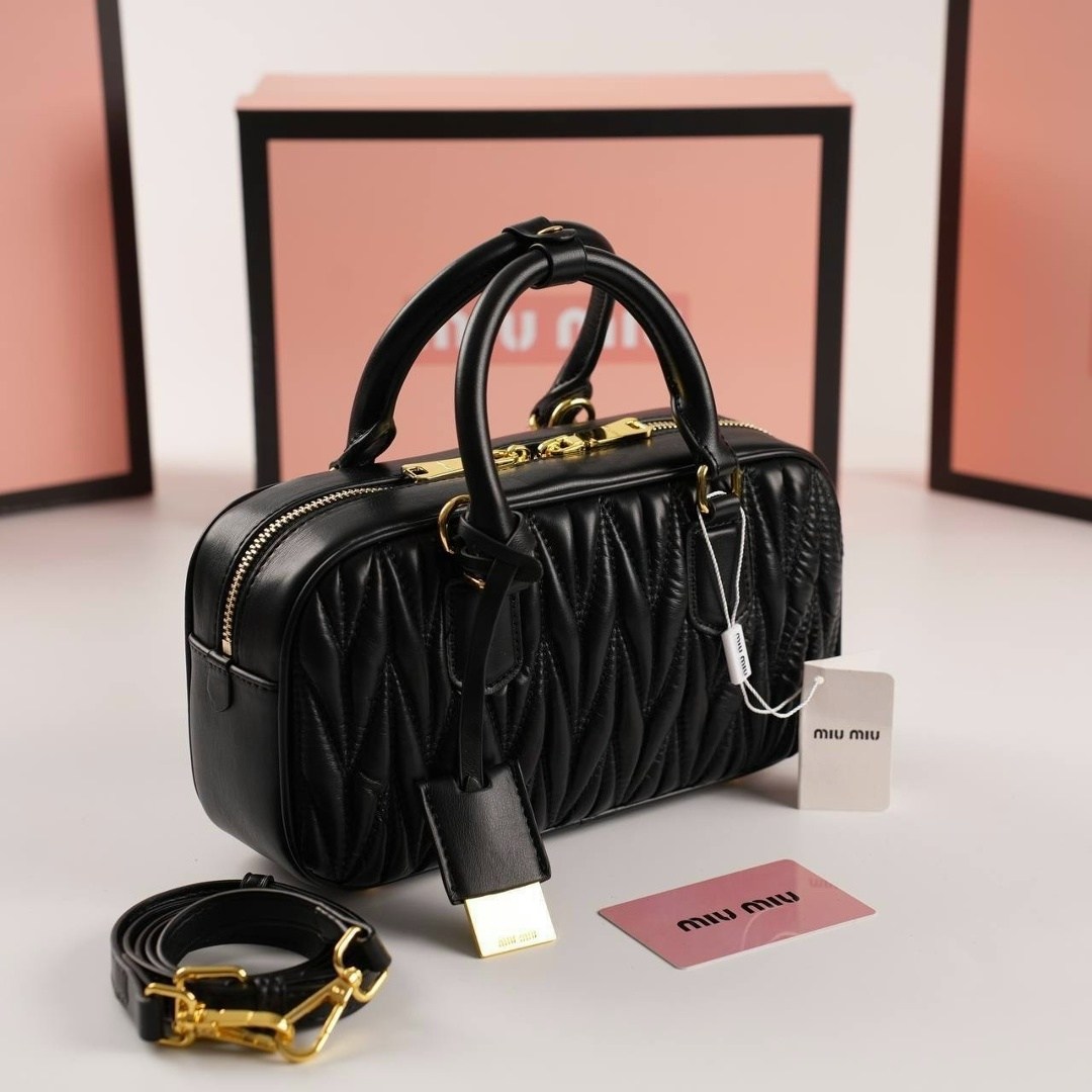сумка miu miu,женская сумка miu miu,стеганая сумка arcadie miu miu черный,сумочка miumiu,сумка женские