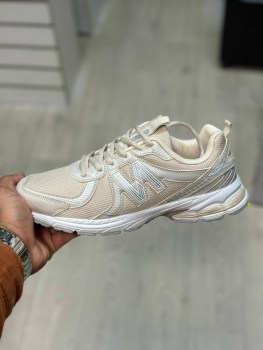 Кроссовки