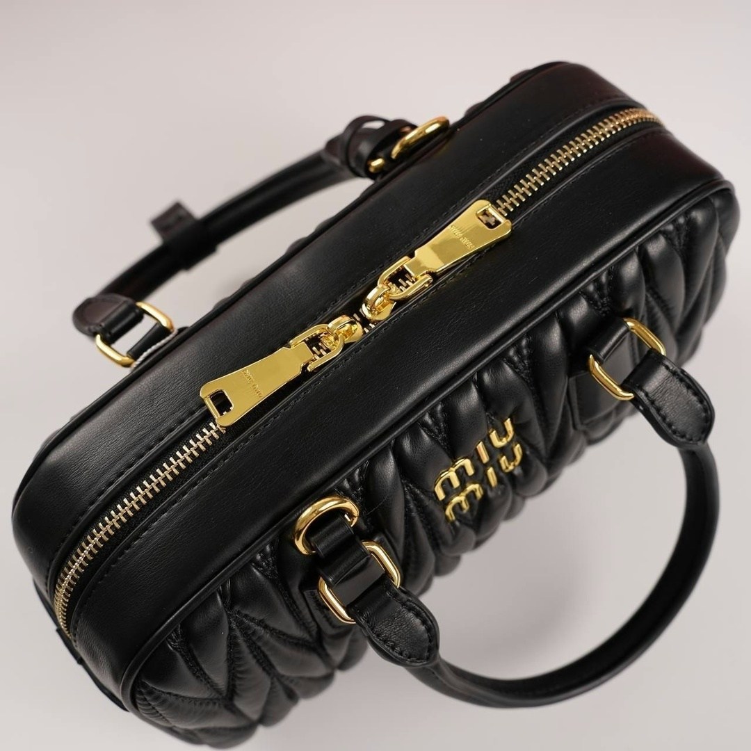 сумка miu miu,женская сумка miu miu,стеганая сумка arcadie miu miu черный,сумочка miumiu,сумка женские