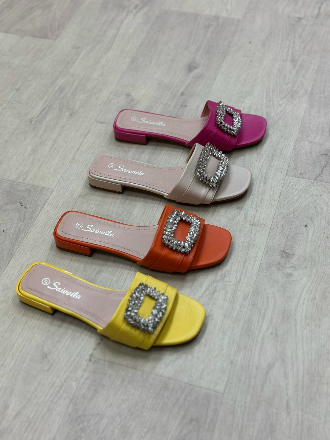 ,шлепанцы женские,летние шлепанцы,модные сандалии,bottega veneta тапки