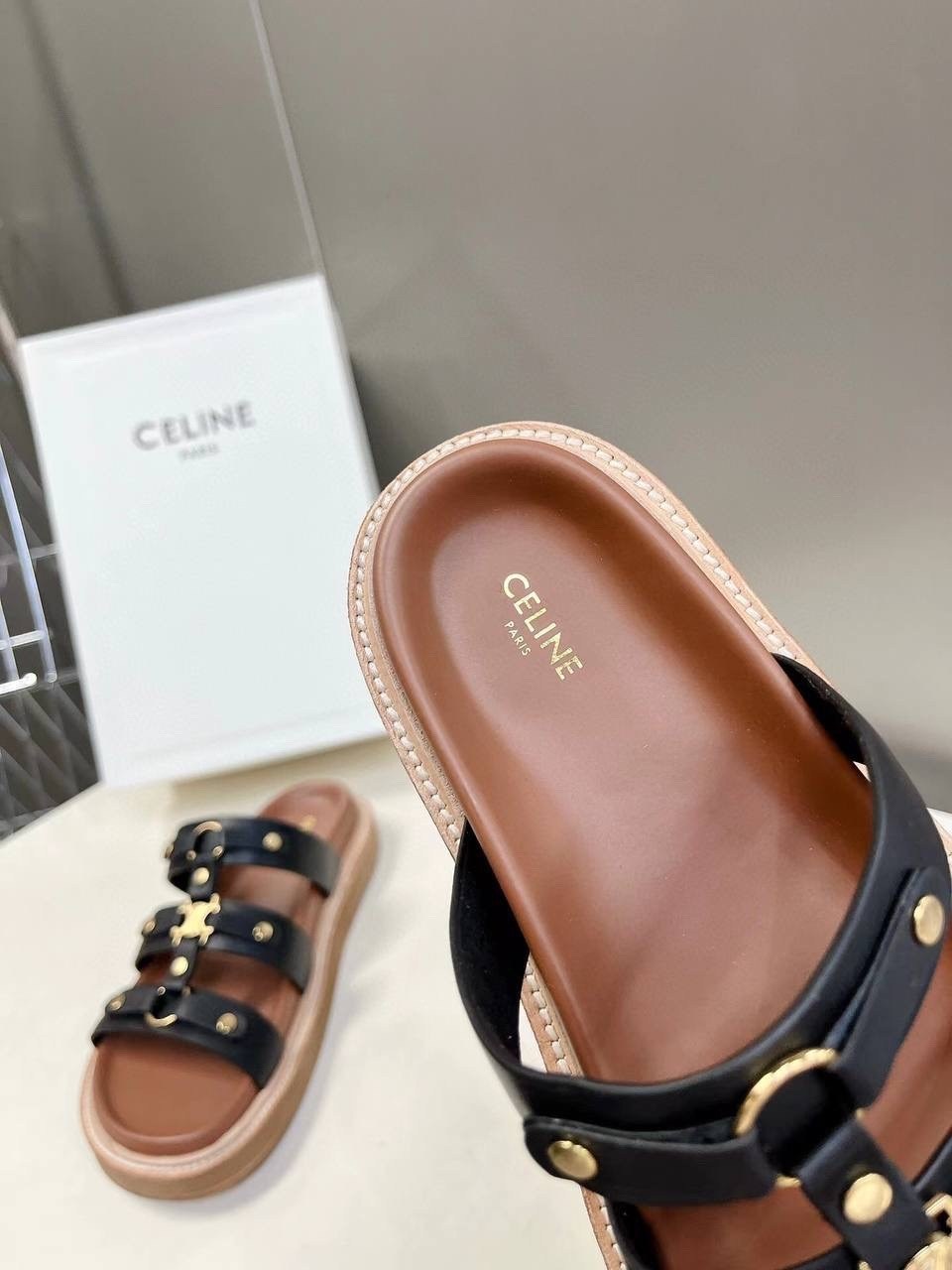 шлепанцы celine,сандалии celine,босоножки celine,сандалии celine 2026,шлепки celine