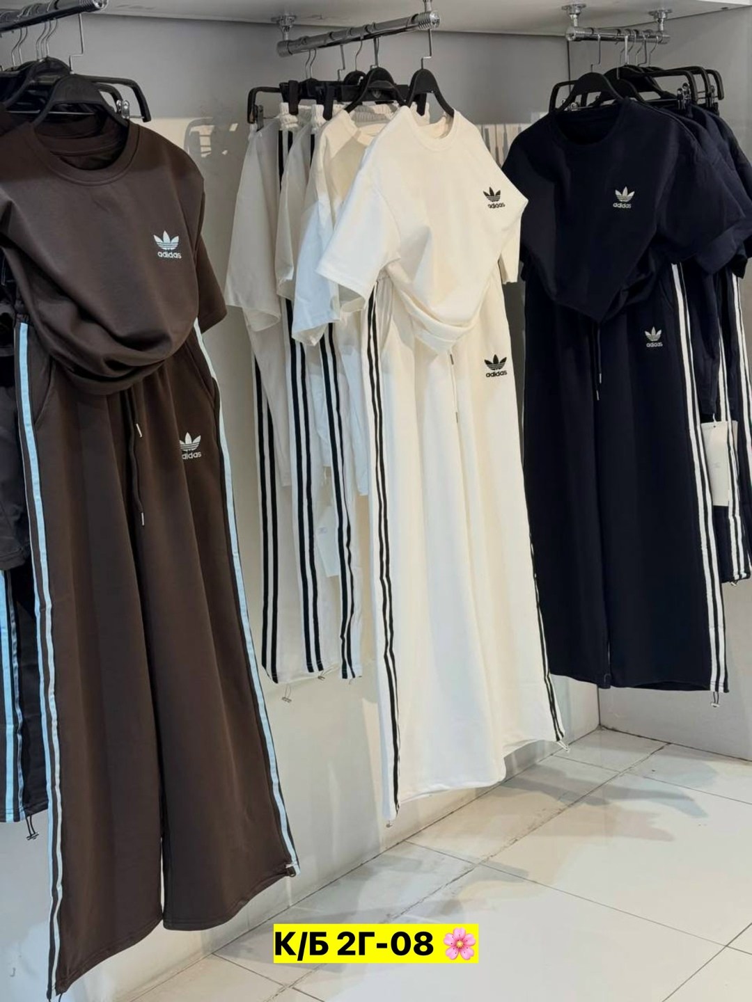 костюм спортивный adidas,костюм спортивный женский adidas,спортивные костюмы адидас,костюм спортивный женский,модные костюмы