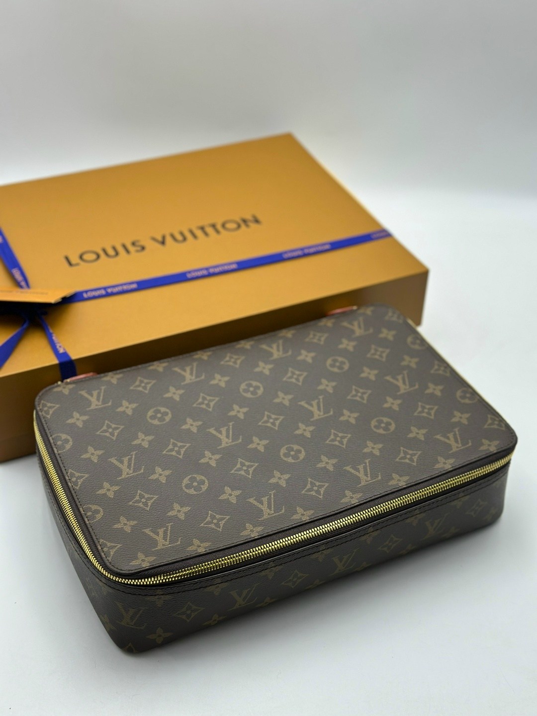 косметичка louis vuitton,луи виттон косметичка,косметичка луи витон оригинал,louis vuitton косметичка louis vuitton,большая косметичка louis vuitton