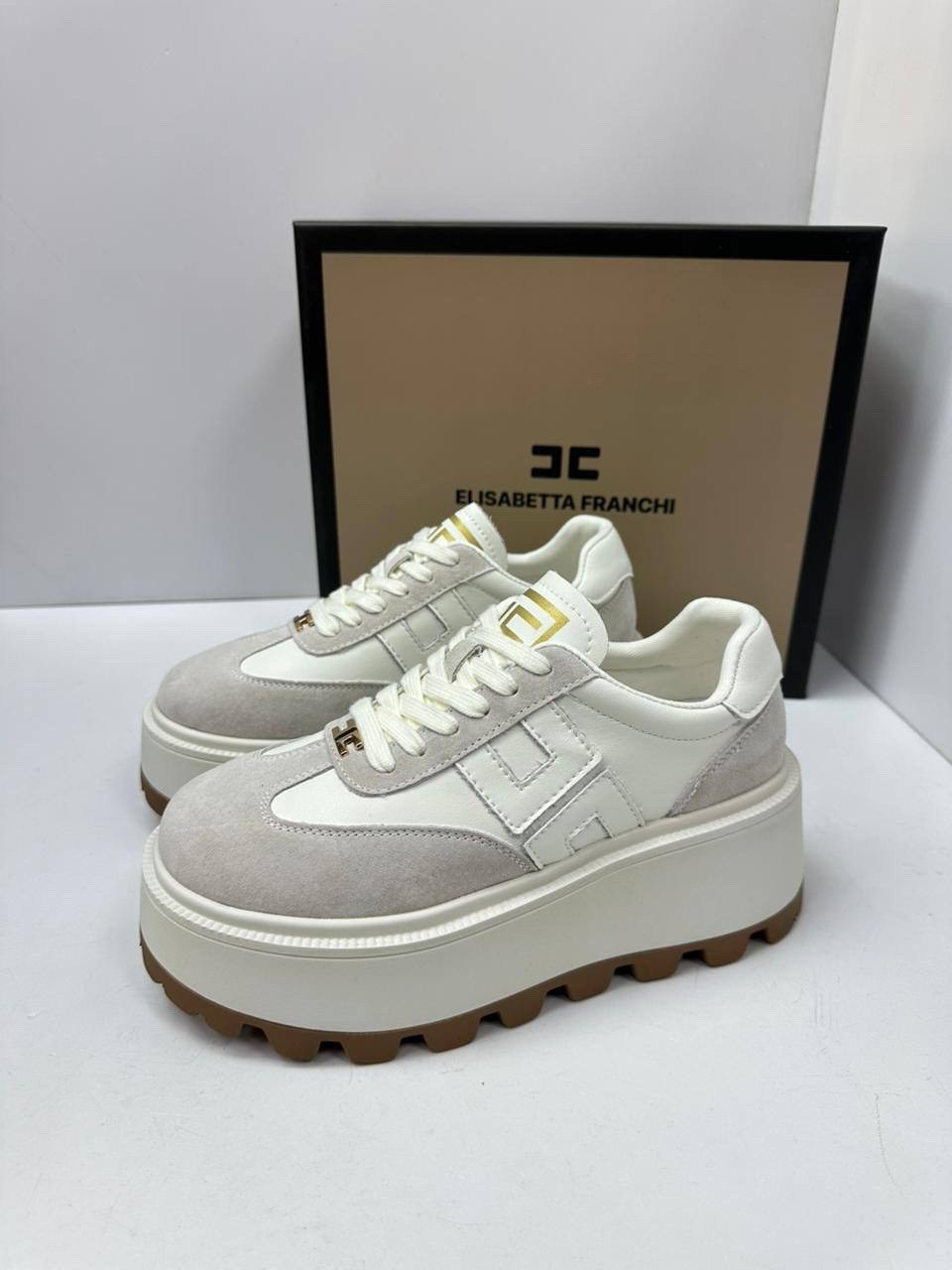 ,женские кроссовки, женская,обуви,кроссовки fendi