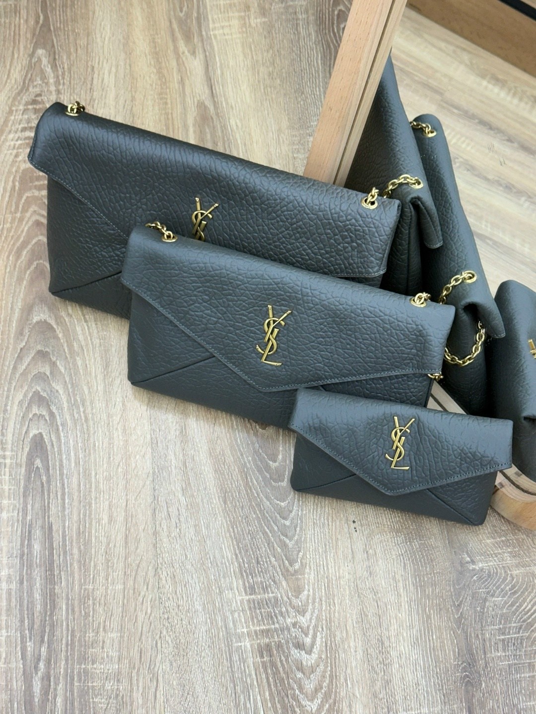клатч,большой кожаный клатч ysl envelope pouch saint laurent цвет black,клатч saint laurent,клатч вечерний сумка,клатч женская