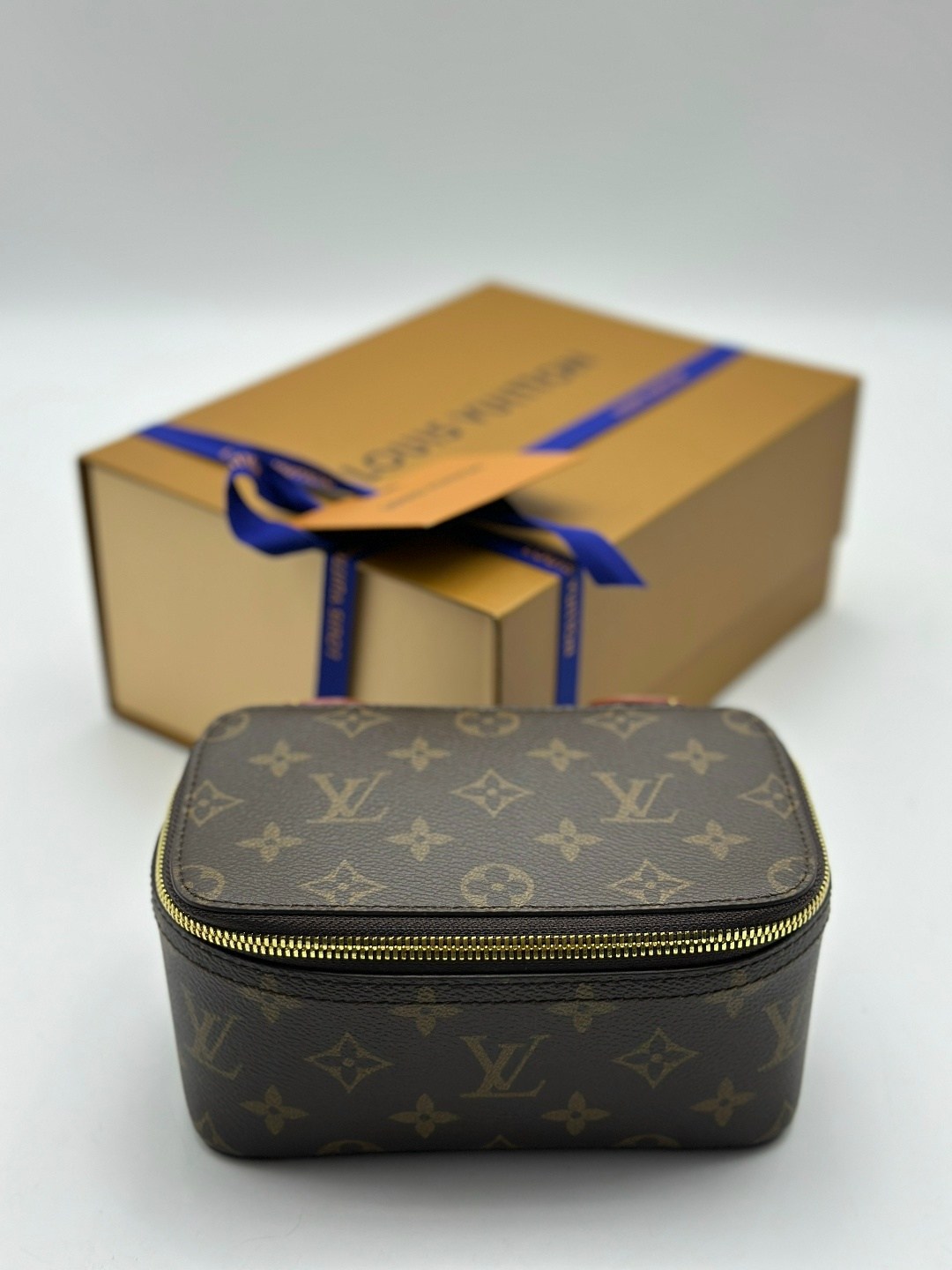 косметичка louis vuitton,луи виттон косметичка,косметичка луи витон оригинал,louis vuitton косметичка louis vuitton,большая косметичка louis vuitton