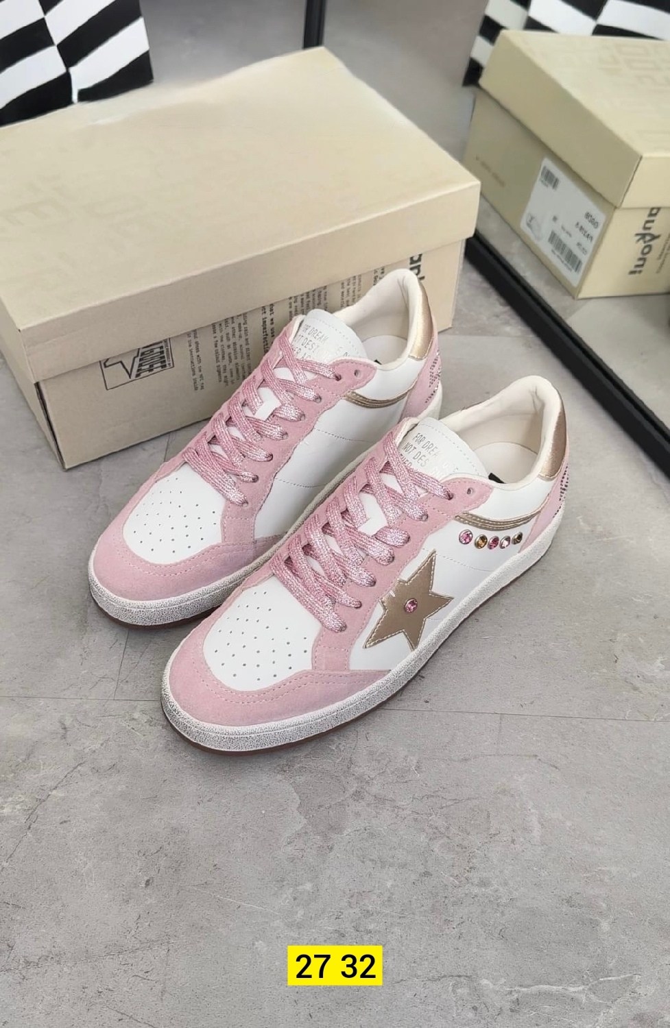 ,бело-розовые кроссовки golden goose со звездами,кроссовки golden goose,кеды golden goose,женские кроссовки