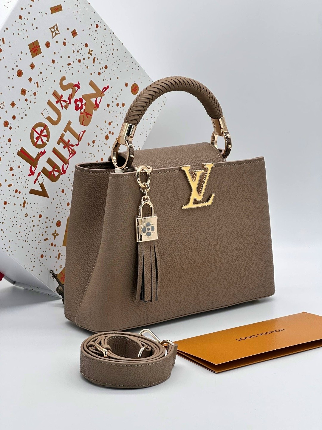 сумка женская louis vuitton,сумка louis vuitton,сумка луи виттон,сумка луи виттон capucines,луи виттон сумка женская
