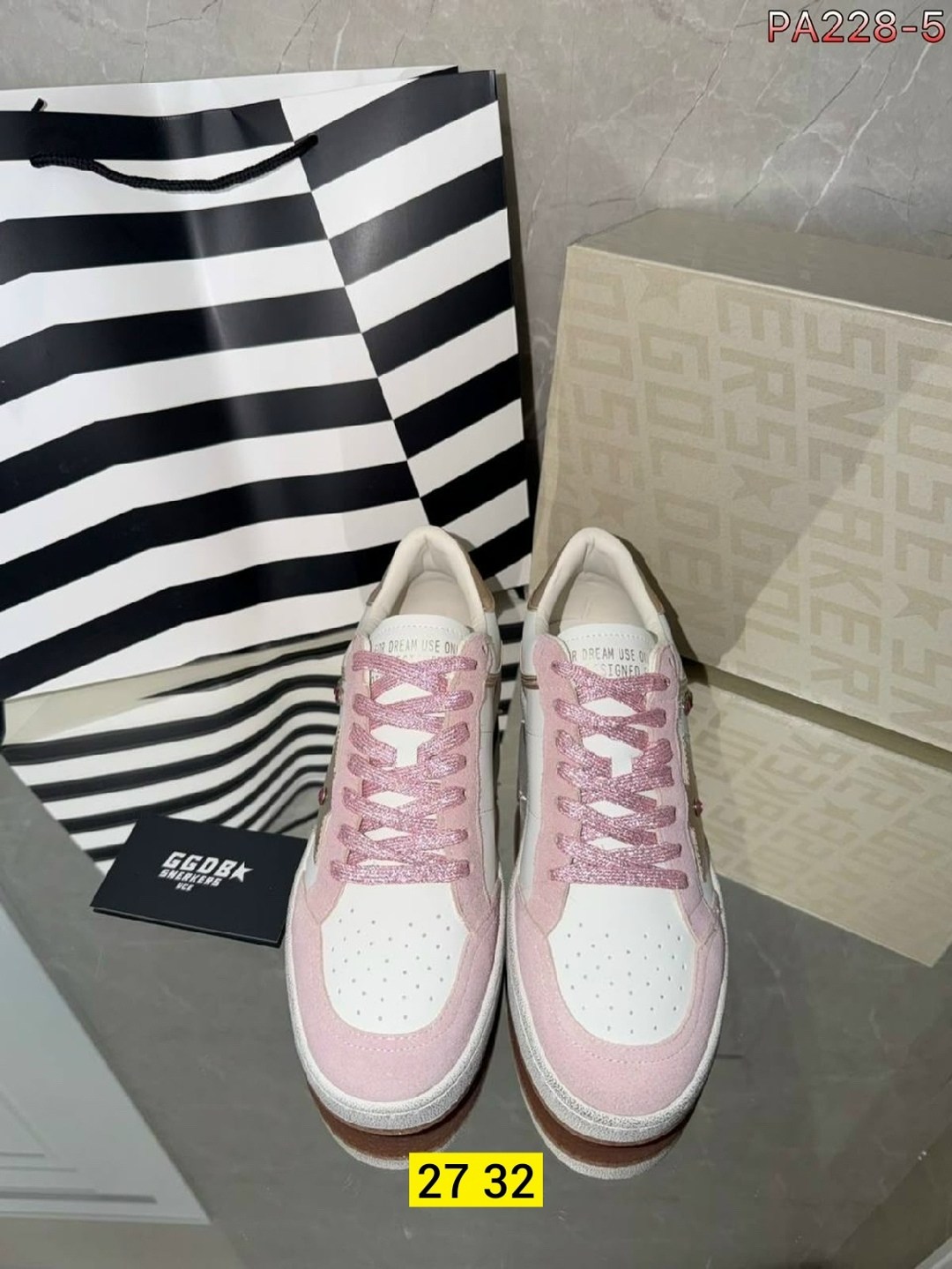 ,бело-розовые кроссовки golden goose со звездами,кроссовки golden goose,кеды golden goose,женские кроссовки