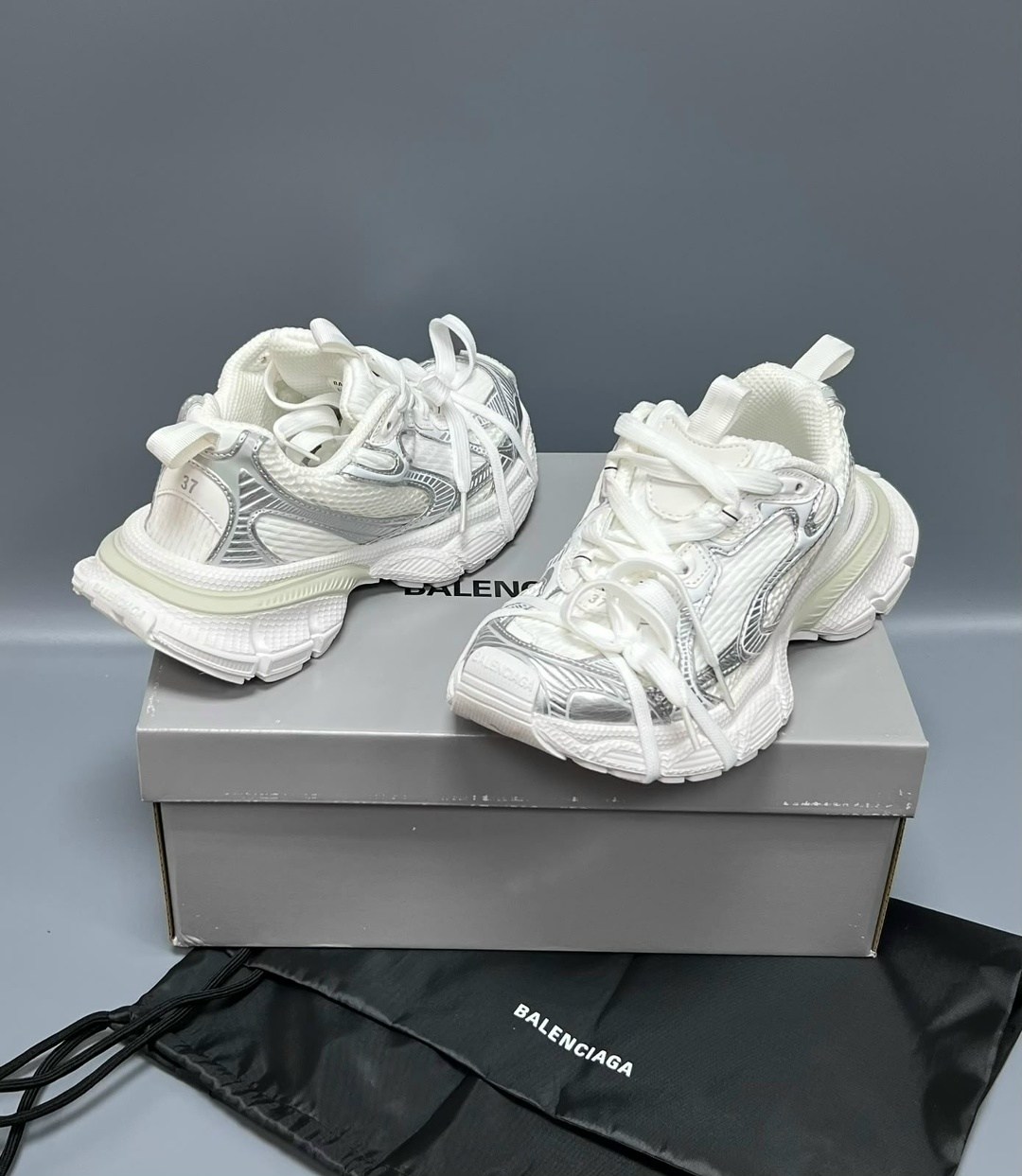 кроссовки женские balenciaga,кроссовки balenciaga,balenciaga 3 xl кроссовки,кроссовки balenciaga runner,кроссовки балансяги