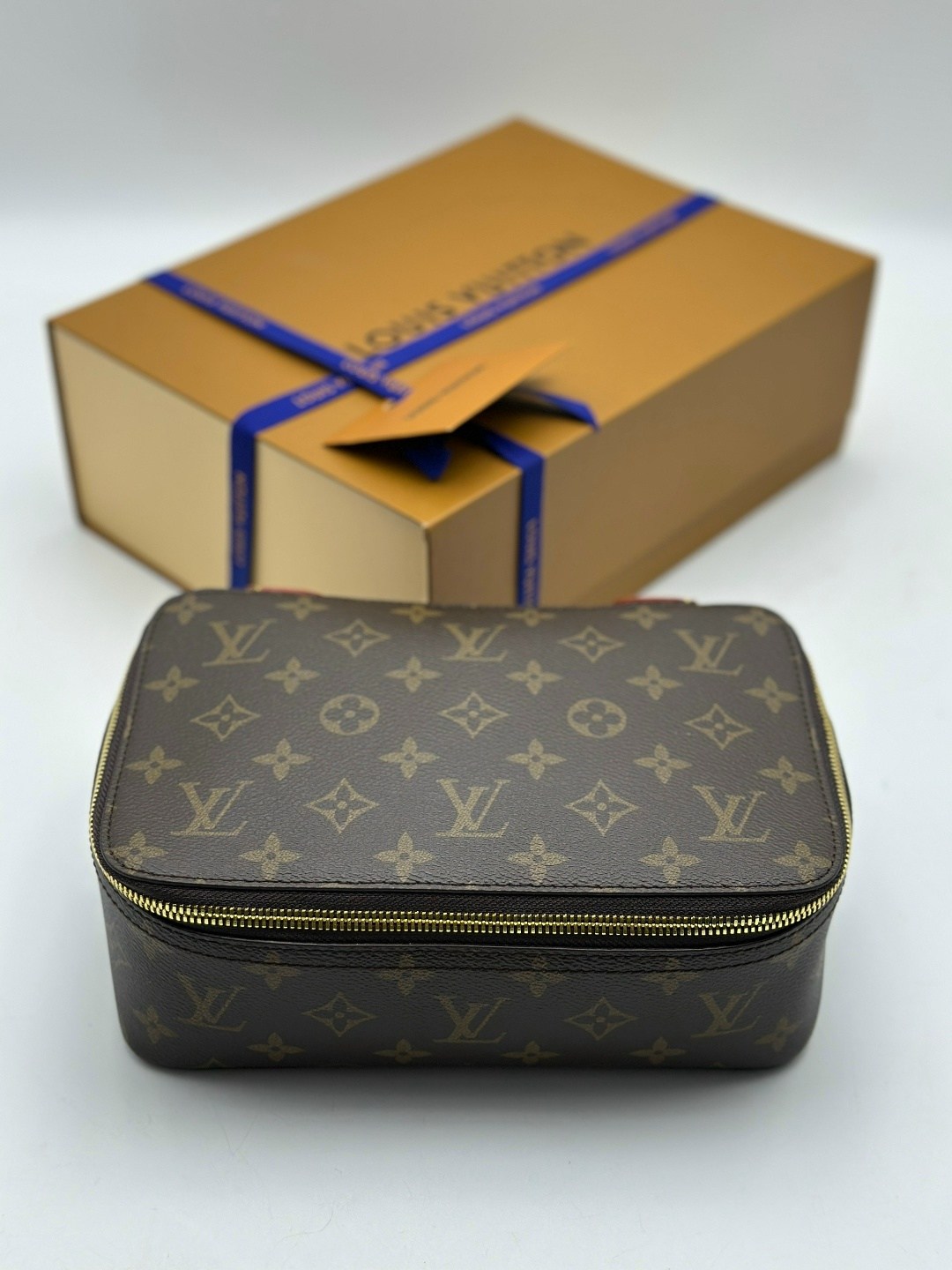 косметичка louis vuitton,луи виттон косметичка,косметичка луи витон оригинал,louis vuitton косметичка louis vuitton,большая косметичка louis vuitton