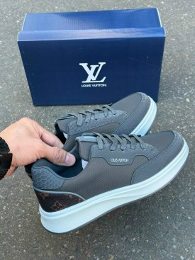 Кроссовки
